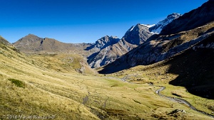 2016-10-31 · 12:56 · Cabane du Soldat Cabane du Soldat · Pyrénées, Hautes-Pyrénées, Gavarnie, FR · GPS 42°42'39.05'' N 0°2'41.63'' W · Altitude 1964m