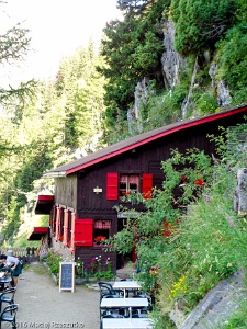 2016-07-25 · 10:24 · Croix de Lognan Chalet du Chapeau · Alpes, Massif du Mont-Blanc, Vallée de Chamonix, FR · GPS 45°56'53.40'' N 6°55'2.74'' E · Altitude 1531m