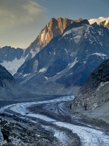 2017-06-23 · 06:07 · Balcon de la Mer de Glace Montenvers · Alpes, Massif du Mont-Blanc, Vallée de Chamonix, FR · GPS 45°55'43.14'' N 6°55'9.15'' E · Altitude 1799m
