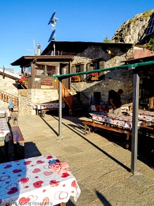 2017-08-05 · 07:47 · Courmayeur-Champex-Vallorcine Refuge Bertone · Alpes, Massif du Mont-Blanc, IT · GPS 45°48'31.81'' N 6°58'41.94'' E · Altitude 1989m